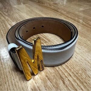 Moschino white belt with gold buckle M
